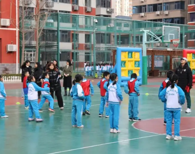 学生每天综合体育活动不低于2小时构建起体健心康的育人系统